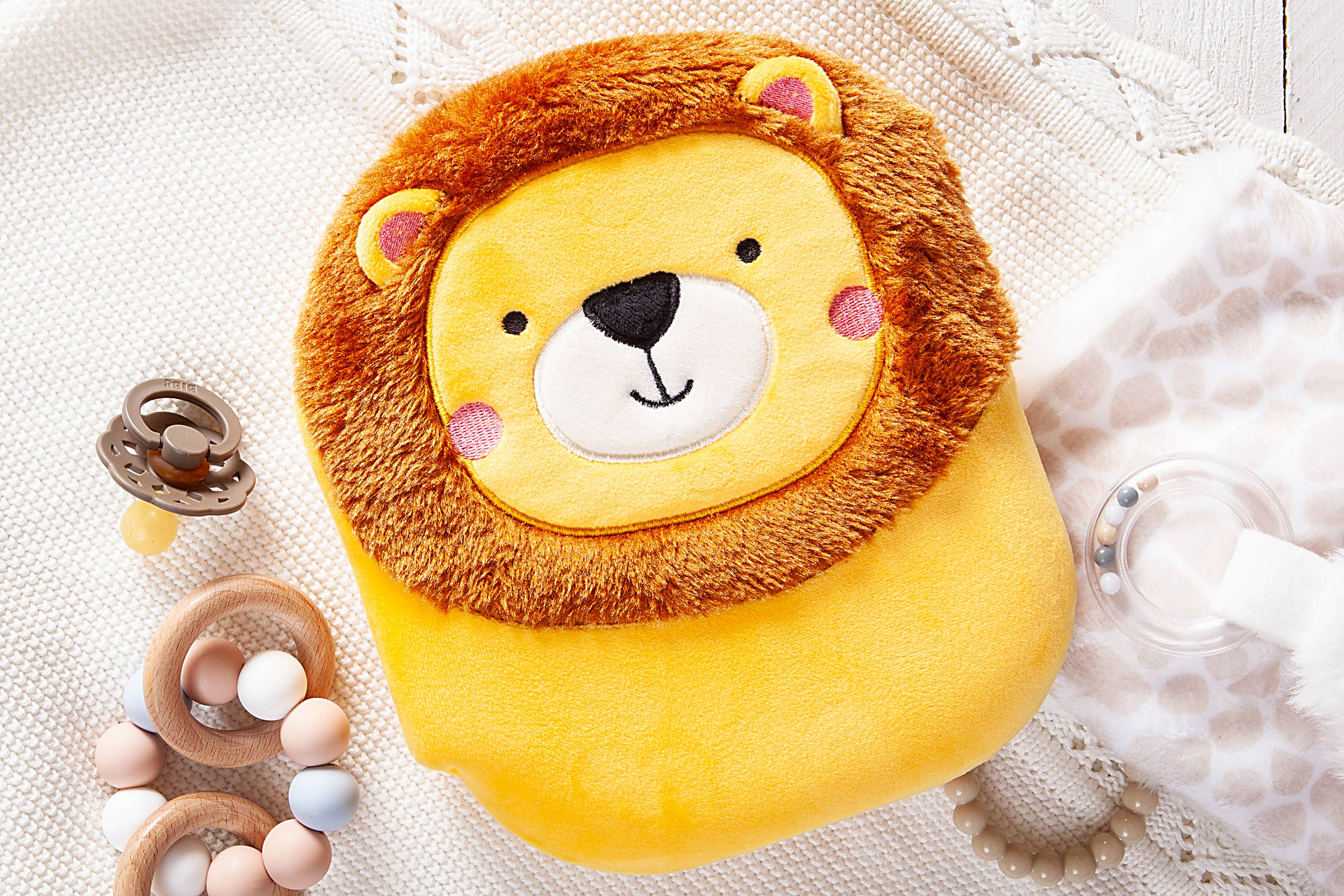 Squish and Snugg: Lion (Plush Book for baby shower gift)